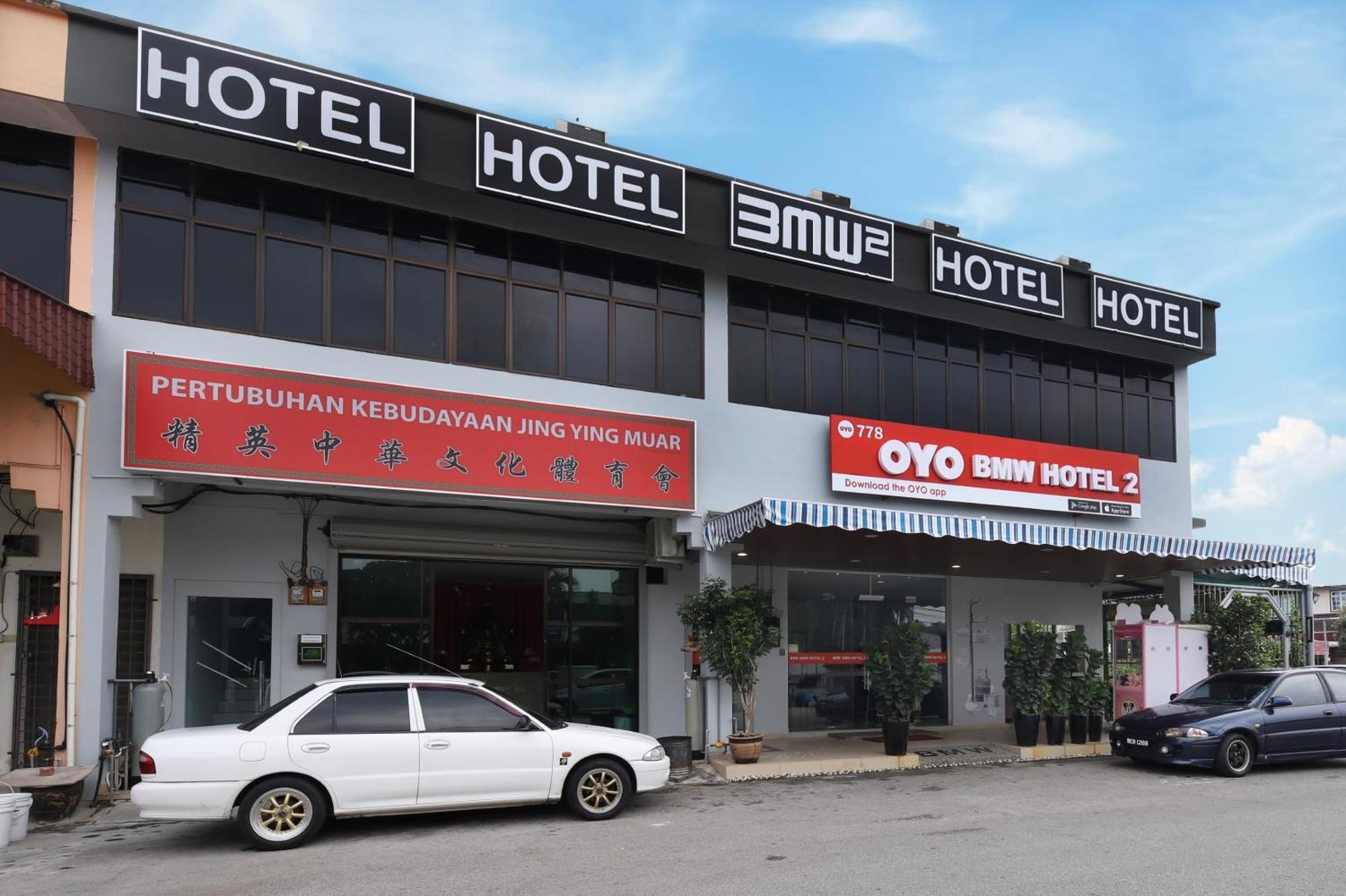 Oyo 778 Bmw 2 Hotel Muar Exterior photo