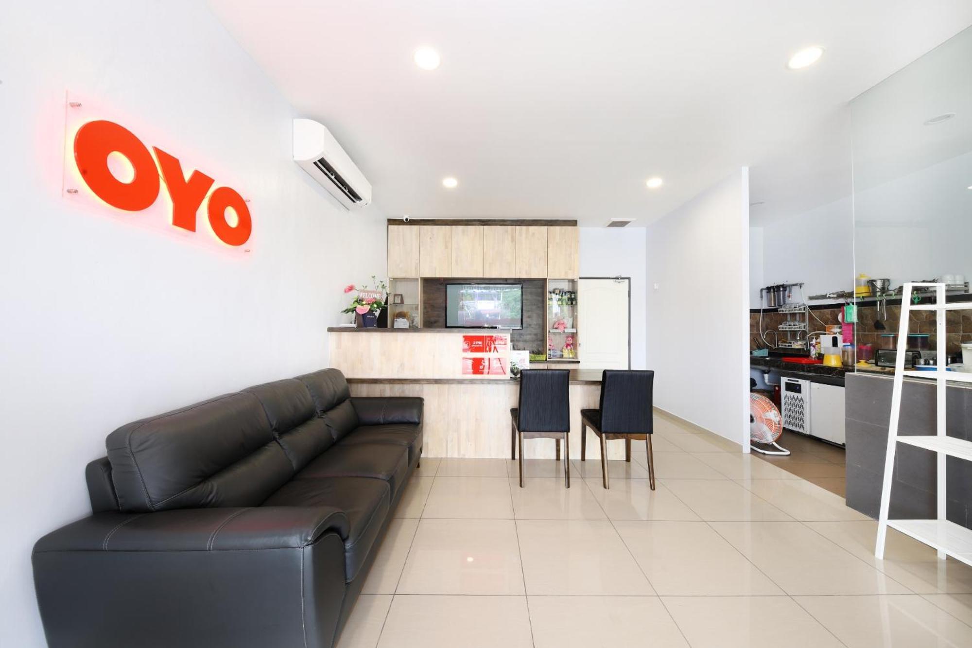 Oyo 778 Bmw 2 Hotel Muar Exterior photo